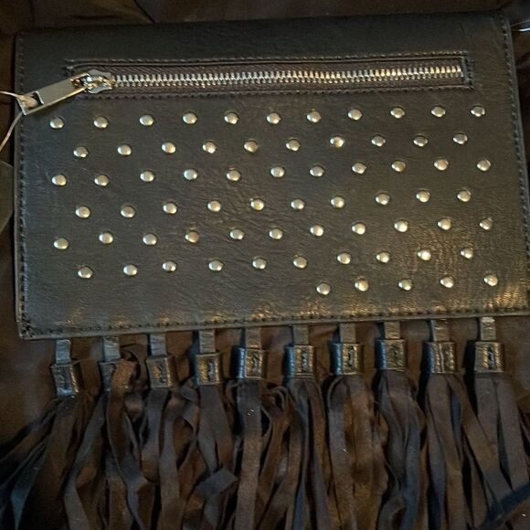 Black fringe stud pouch - Picture 2 of 3